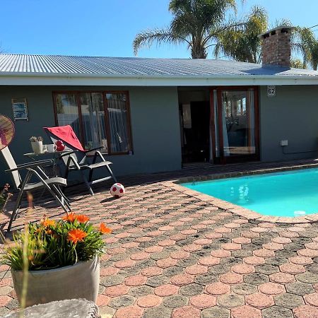 Tuinhuis Oudtshoorn Luaran gambar