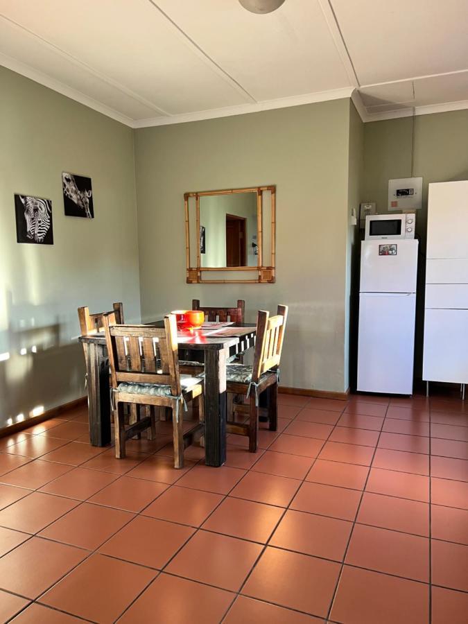Tuinhuis Oudtshoorn Luaran gambar