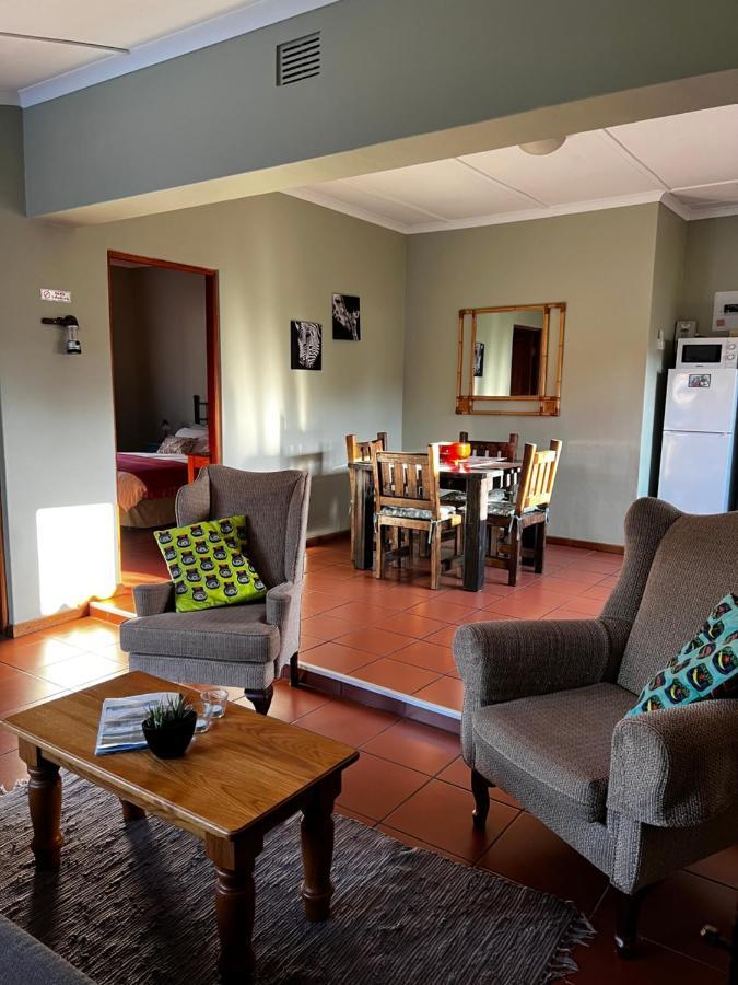 Tuinhuis Oudtshoorn Luaran gambar