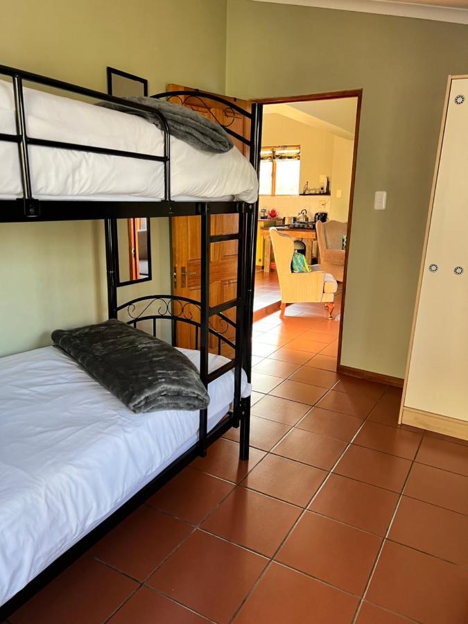 Tuinhuis Oudtshoorn Luaran gambar